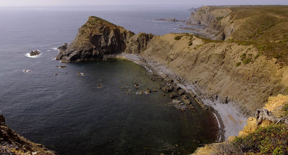 Cliffs along the coast near Praia da Arrifana