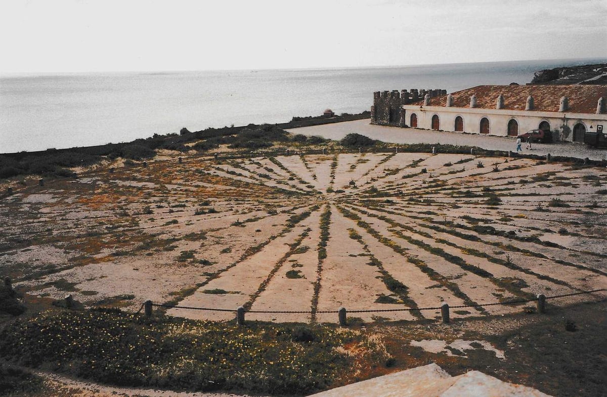The giant wind rose inside Sagres Fortress