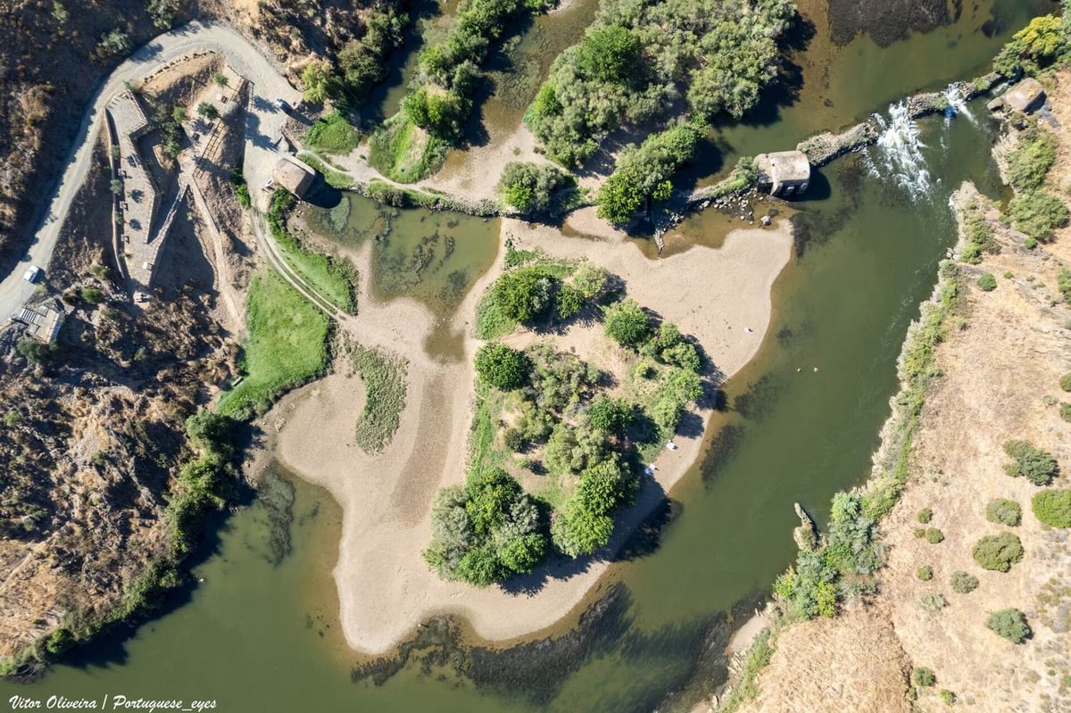 The Guadiana river and the Azenhas do Guadiana in Mértola, seen from above